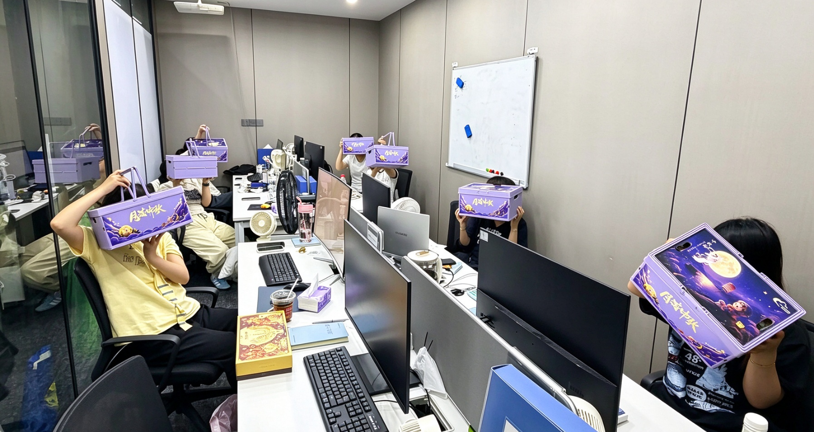 Mid-Autumn Festival, Mid-Autumn Festival celebration, Mid-Autumn Festival gifts, employee appreciation, employee appreciation gifts, company culture, HQ company news, Mid-Autumn Festival company event, employee benefits, team culture, and employee appreciation event.